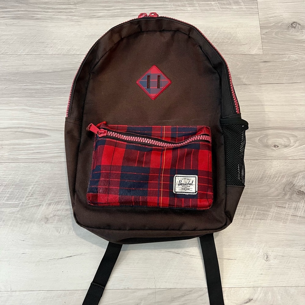 THE HERSCHEL SUPPLY CO. BRAND BACKPACK HERITAGE